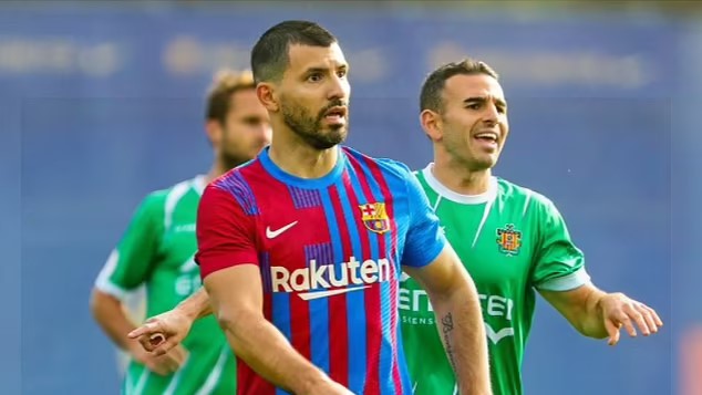 Aguero nổ súng cho Barca ngay trong ngày tái xuất với ngoại hình lạ mắt