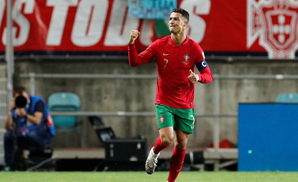 Điểm tin bóng đá sáng 13/10: Ronaldo lập hat-trick; Duy Mạnh không phục trọng tài