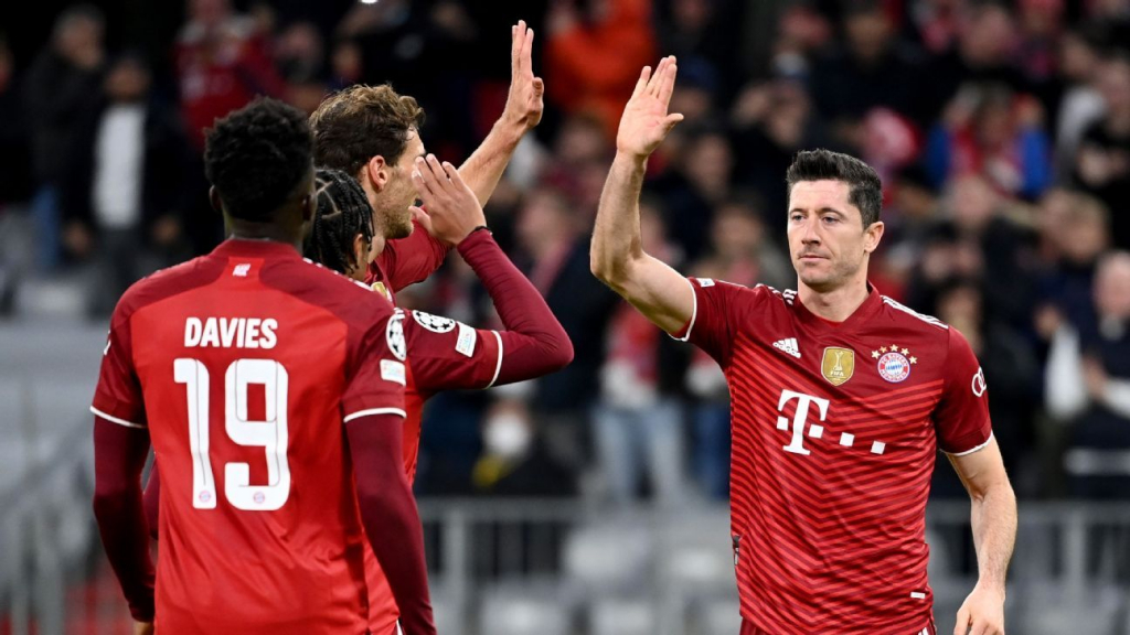 Điểm tin bóng đá sáng 3/11: Bayern, Juventus vượt qua vòng bảng Cúp C1, TP.HCM xem xét lại Lee Nguyễn