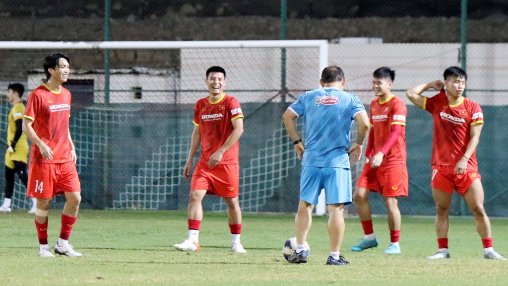 ĐT Việt Nam đấu Oman: Khi đôi chân nhẹ gánh những nỗi lo