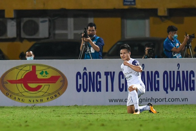 Số tiền không tưởng Hà Nội FC có thể phải chi ra để giữ chân Quang Hải