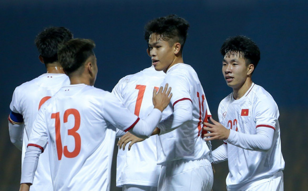 Việt Nam vượt Iran với Trung Quốc, vào top 8 đội mạnh nhất châu Á
