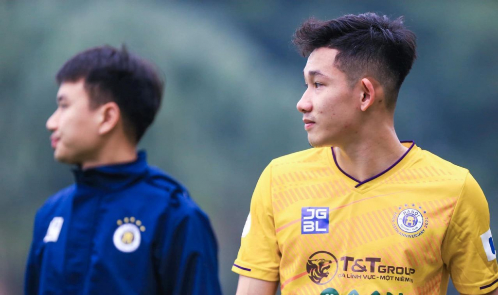 Hai Long - Bản hợp đồng chục tỷ bắt đầu tập luyện với Hà Nội FC