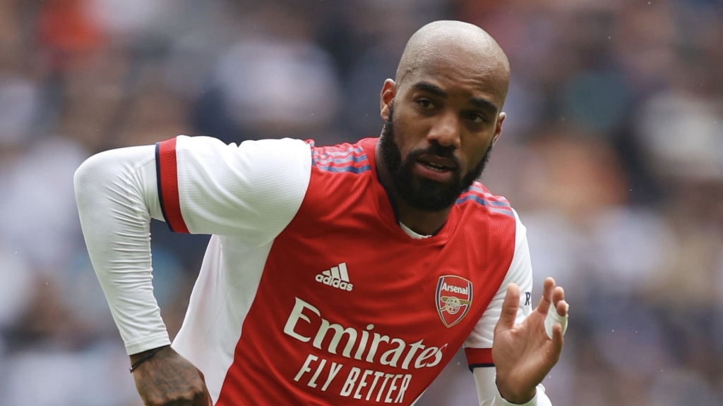 Arsenal ra quyết định gây sốc về tương lai Lacazette