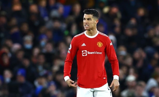 Carrick giải thích lý do để Ronaldo dự bị