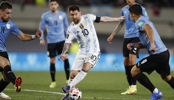 Messi lần đầu làm điều này ở tuyển Argentina sau 1.976 ngày