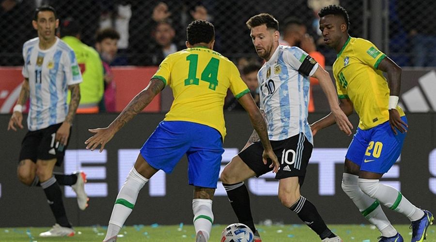 Nỗ lực của Messi không thể giúp Argentina giành 3 điểm trước Brazil