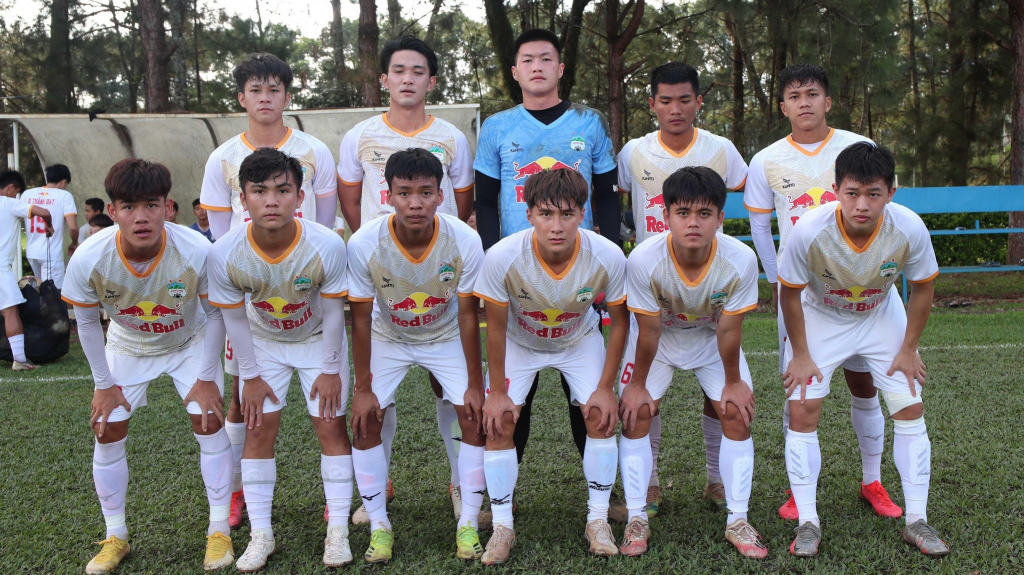 U21 HAGL quyết chơi đẹp như đàn anh, tặng quà lớn cho bầu Đức