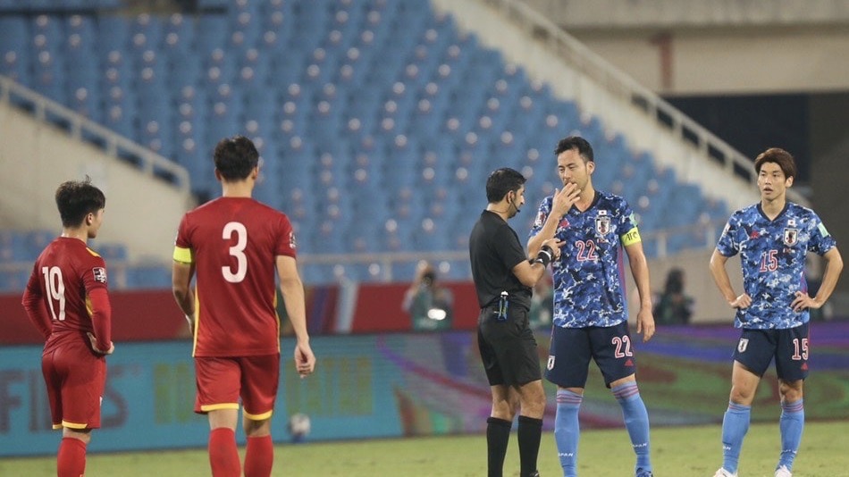 VAR lần đầu cứu Việt Nam ở vòng loại World Cup 2022, tước bàn thắng của Nhật Bản
