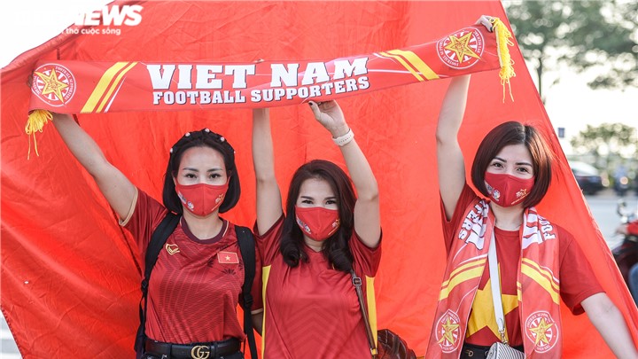 VAR cho CĐV Việt Nam đi 