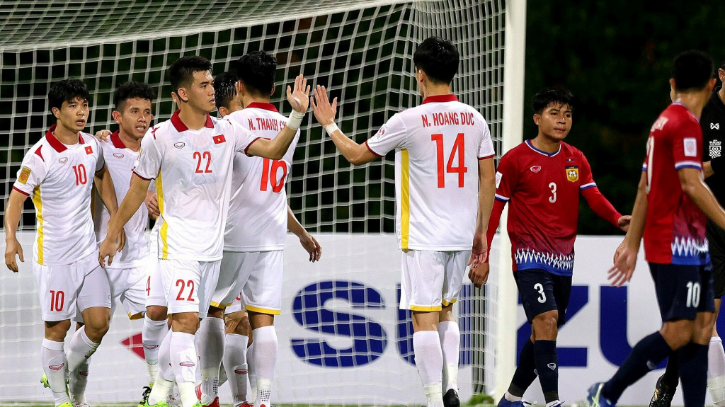 Báo Trung Quốc ví ĐT Việt Nam đá như Brazil trận gặp Lào