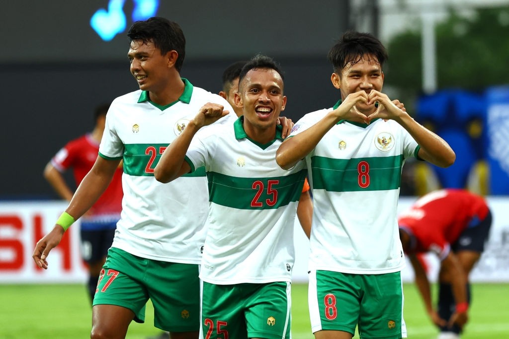 Điểm tin bóng đá tối 12/12: Indonesia huỷ diệt Lào 5-1, MU nhắm Ten Hag vì 2 lý do