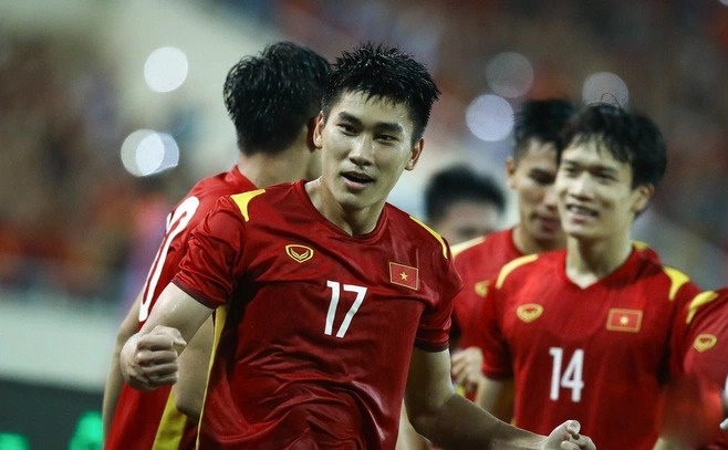 Bóng đá Việt Nam sắp vượt mặt Thái Lan, bứt tốc trên BXH châu Á