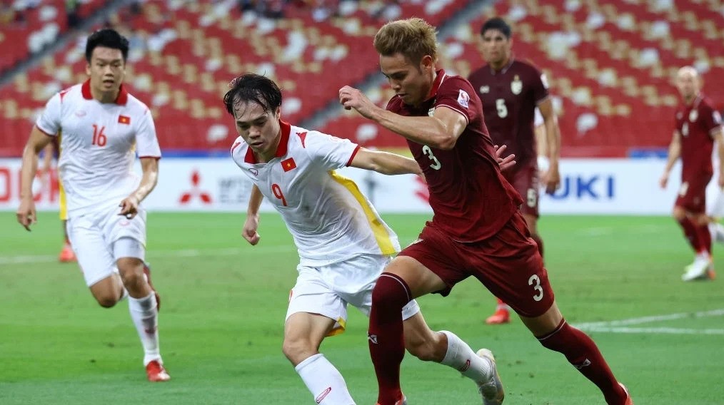 Đội trưởng Thái Lan gây sốc khi chia sẻ về Việt Nam và các đội bóng Đông Nam Á