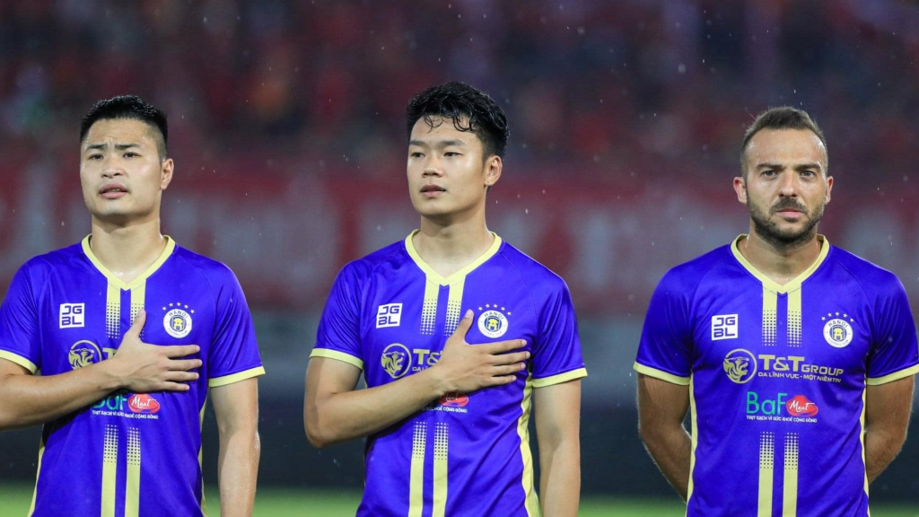 Hà Nội FC ra phán quyết về tương lai của Thành Chung
