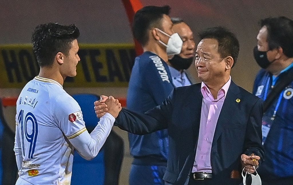 Hà Nội FC tự hào về Quang Hải, bầu Đức tính thế nào?