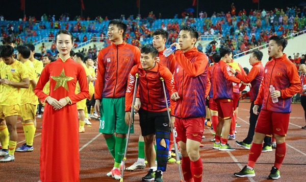 Hành động ý nghĩa của Hùng Dũng với đàn em ở U23 Việt Nam