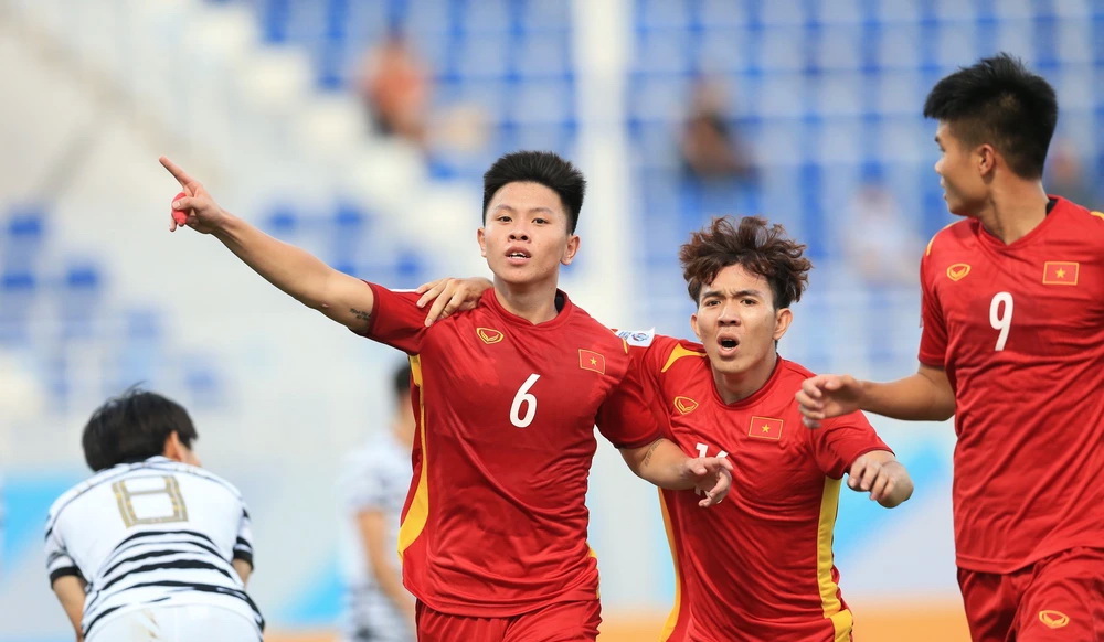 U23 Việt Nam nhận “quà” từ HLV Gong Oh Kyun sau trận hòa U23 Hàn Quốc