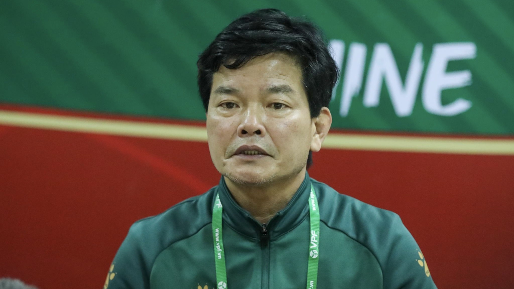 HLV Nam Định thừa nhận hòa may mắn Hà Nội FC  