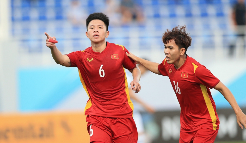 Vũ Tiến Long: Cầu thủ Việt Nam chưa từng để thua Thái Lan