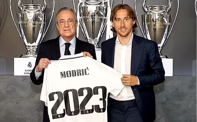 Chính thức: Real Madrid giữ chân thành công Modric