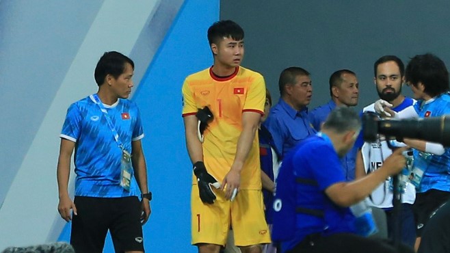Nguyên nhân thực sự khiến Văn Toản phải rời sân sau bàn thua đáng trách trước U23 Thái Lan