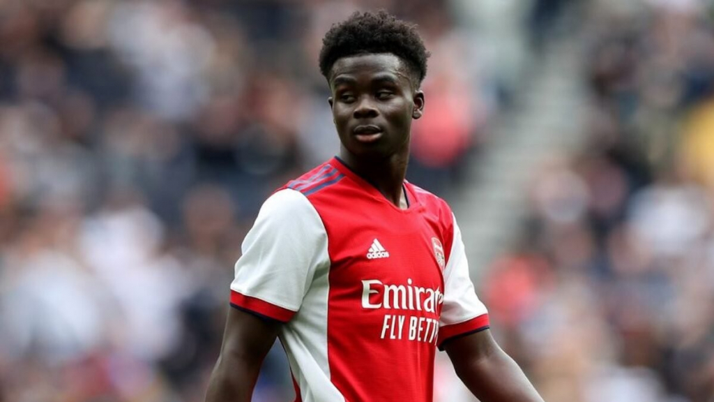 Saka nhận cảnh báo đanh thép trước tin đồn rời Arsenal, tới Man City hoặc Liverpool