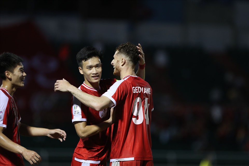 Thi đấu ấn tượng tại AFC Cup, Viettel nhận quà lớn từ VFF 