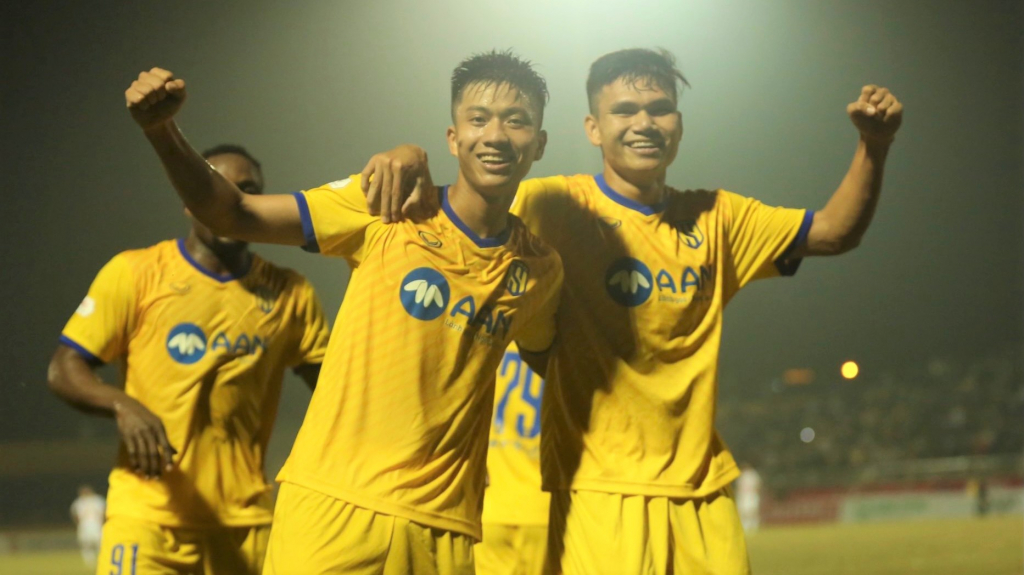 Top 5 CLB đạt doanh thu cao nhất V.League: SLNA tăng trưởng vượt bậc