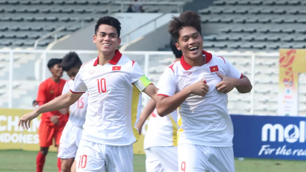 Thần đồng Khuất Văn Khang lập công, U19 Việt Nam thắng U19 Myanmar