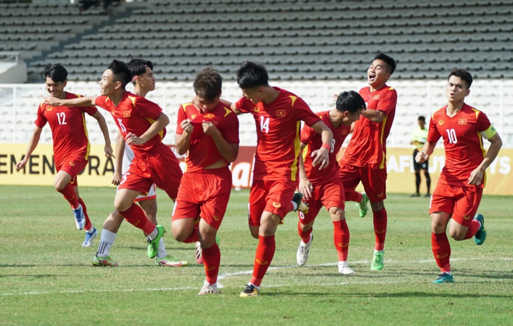 U19 Việt Nam vùi dập U19 Philippines, tạm xếp trên Thái Lan ở giải Đông Nam Á