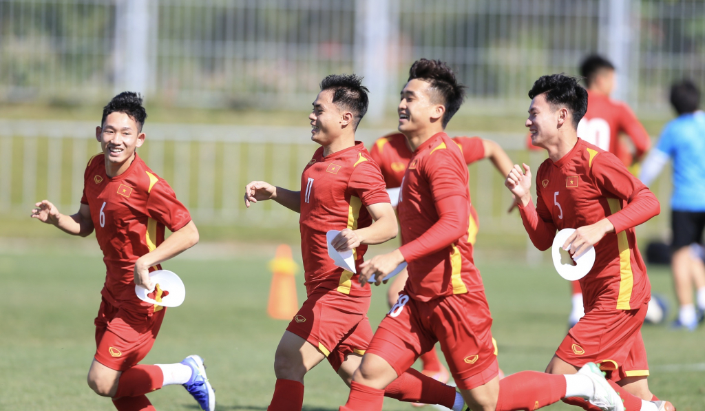 ẢNH: U23 Việt Nam rộn tiếng cười trước ngày đấu Thái Lan