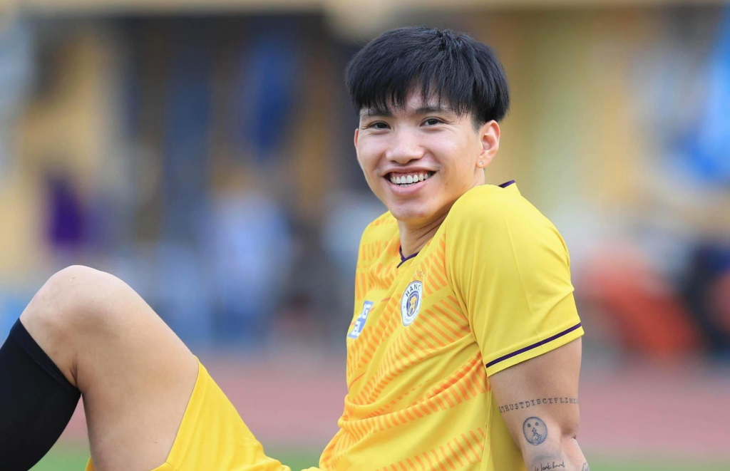 Văn Hậu chính thức tái xuất V.League cùng Hà Nội FC