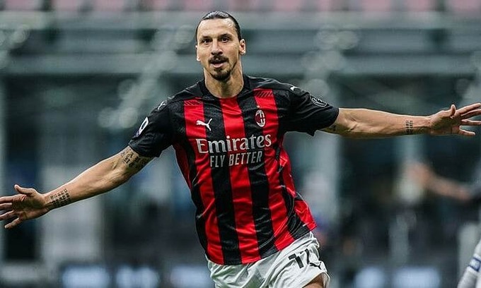 Điểm tin bóng đá sáng 6/7: Ibrahimovic gia hạn với Milan, Van Persie chia sẻ về Malacia