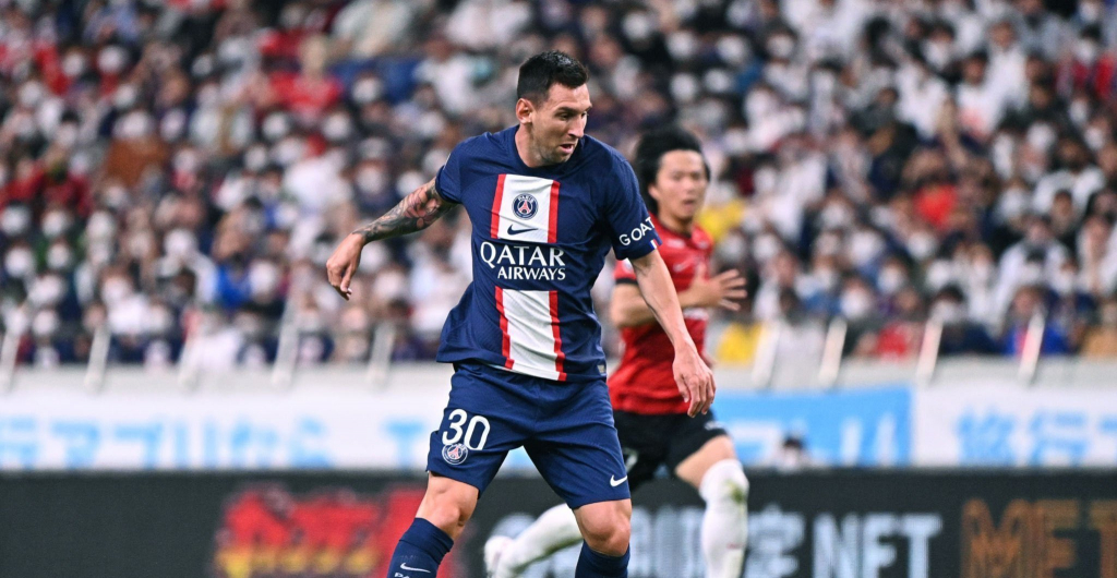 VIDEO: Messi phô diễn kỹ thuật khiến cầu thủ Urawa Reds “vồ ếch” đáng thương