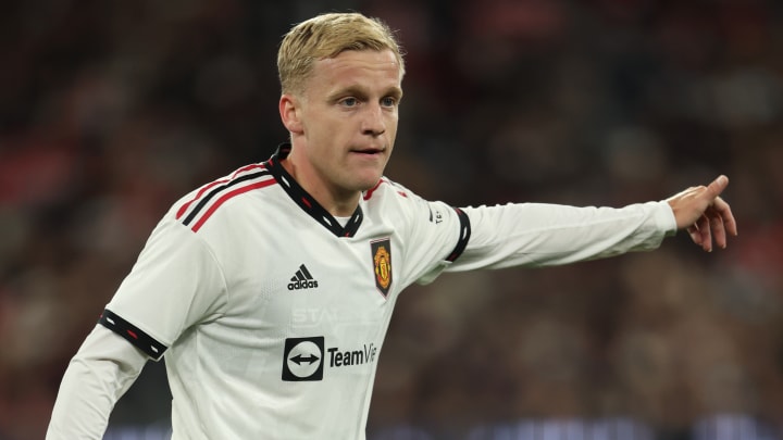 MU đấu Aston Villa và cơ hội ghi điểm quý như vàng cho Van de Beek