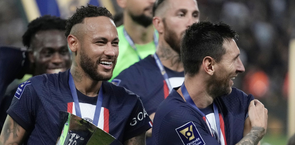 VIDEO: Neymar gây hứng thú với vai trò mới sau khi cùng PSG vô địch 