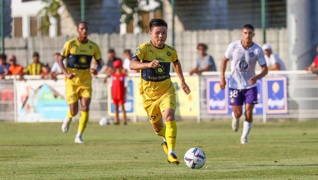 Pau FC bất ngờ… chịu thiệt vì cơn sốt Quang Hải