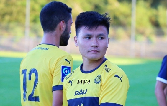 Quang Hải có thêm đối thủ cạnh tranh ở Pau FC