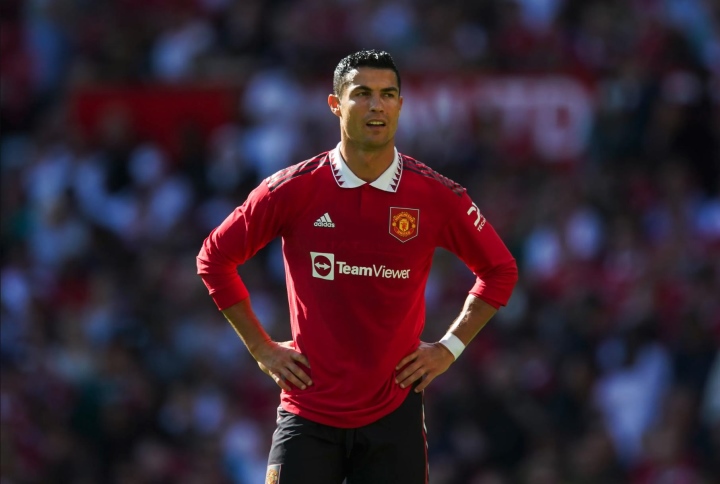 Bỏ về giữa trận, Ronaldo bị fan MU gọi là ‘nỗi ô nhục’