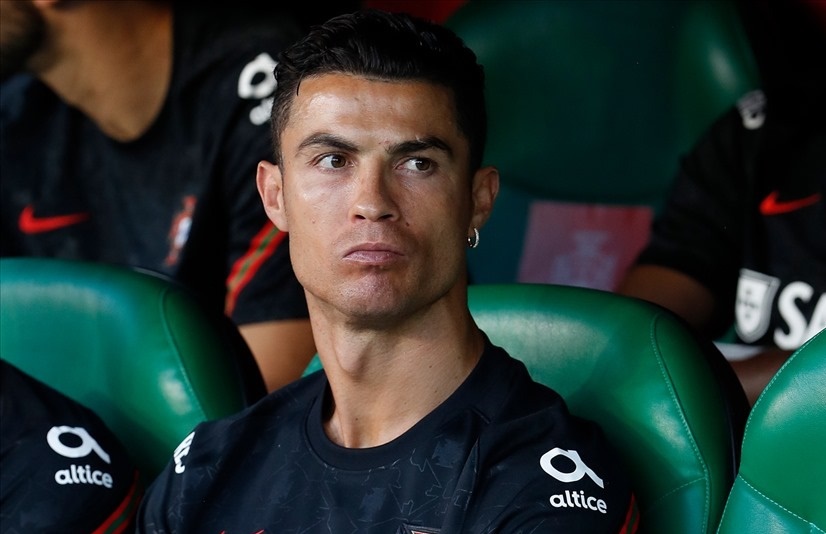 Ronaldo chấp nhận ở lại MU: Khi “Nhà vua” đã bị hạ bệ