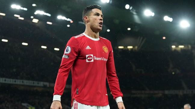 NÓNG: Ronaldo sẵn sàng giảm lương để được rời MU