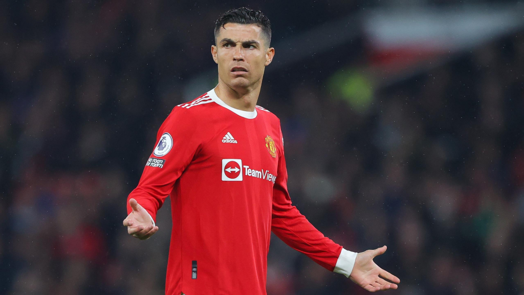 Ronaldo nổi điên vì tin đồn cố tình bỏ tập ở MU
