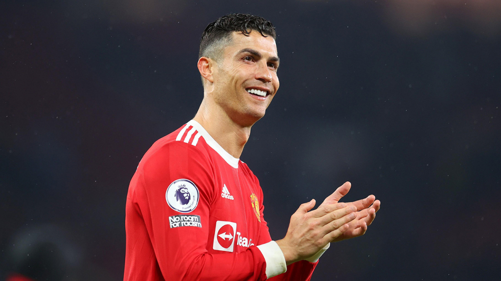 Chỉ dùng 1 từ, Ronaldo giúp fan MU thở phào nhẹ nhõm