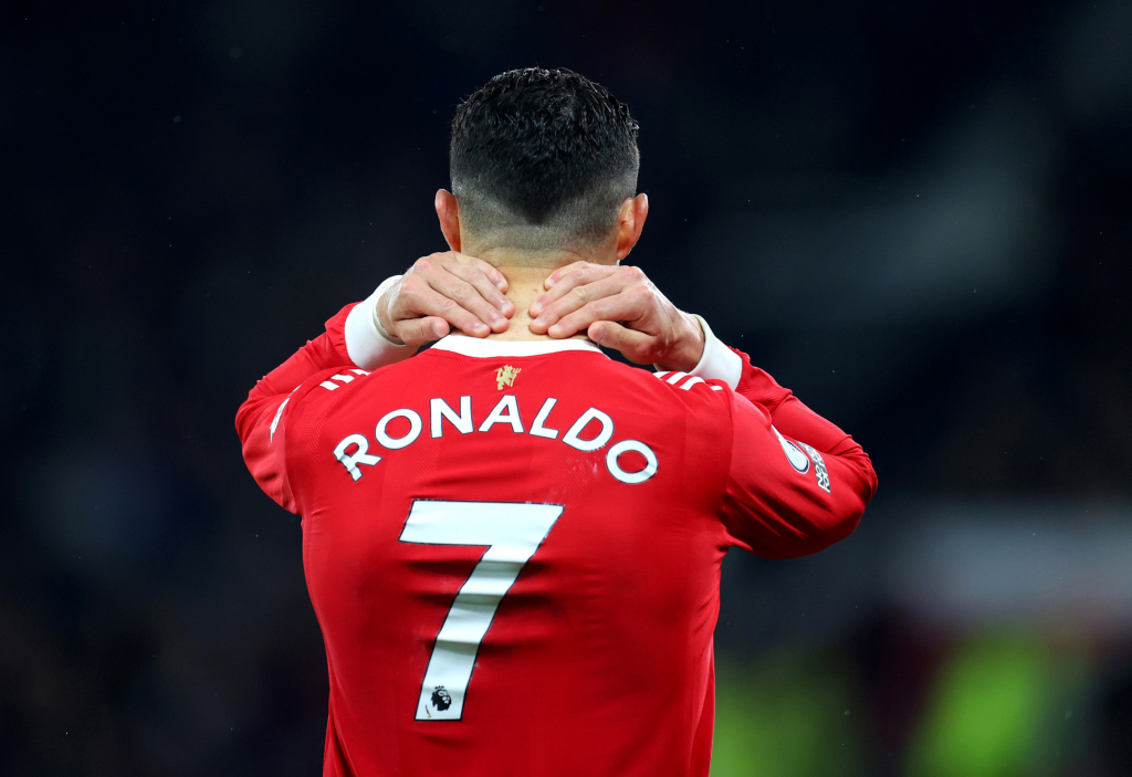 Ronaldo vắng mặt, áo số 7 của MU bất ngờ có chủ mới