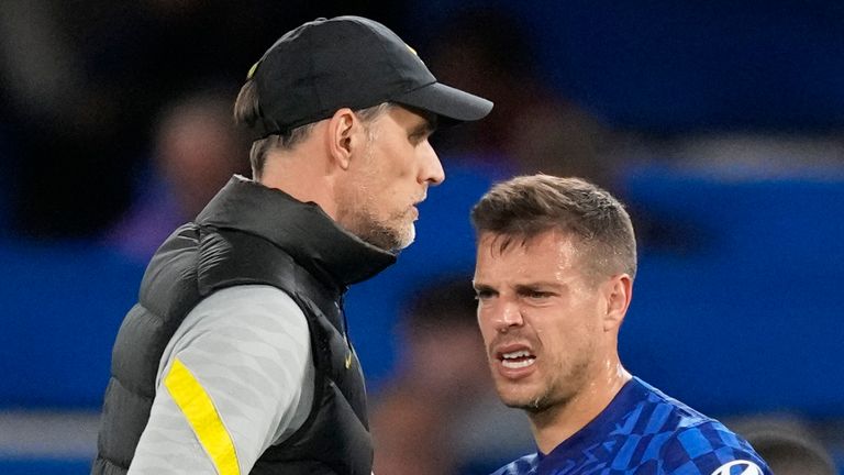 Tuchel nổi điên vì Barca nhì nhằng vụ Azpilicueta