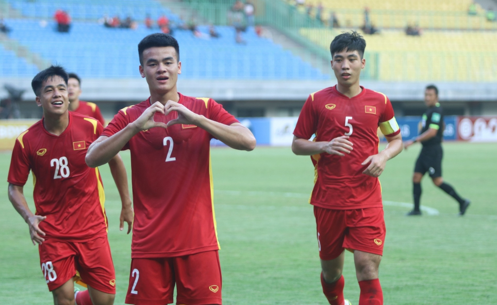 Vượt mặt Thái Lan, U19 Việt Nam dẫn đầu bảng giải Đông Nam Á