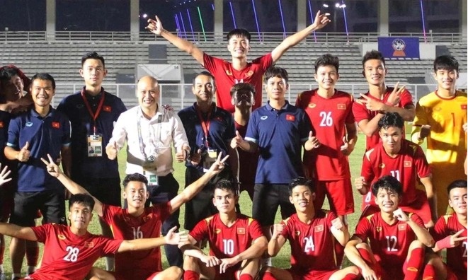 Xúc động với tâm thư fan tại Indonesia gửi U19 Việt Nam