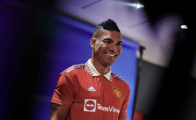 Chùm ảnh: Casemiro ra mắt trong mẫu áo đấu của MU, gửi lời tâm tình tới fan