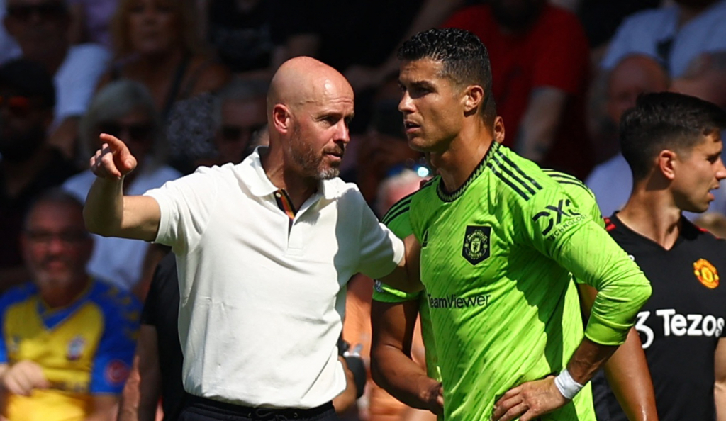 Ten Hag làm rõ tương lai Ronaldo, chia sẻ điều không vui về trụ cột MU